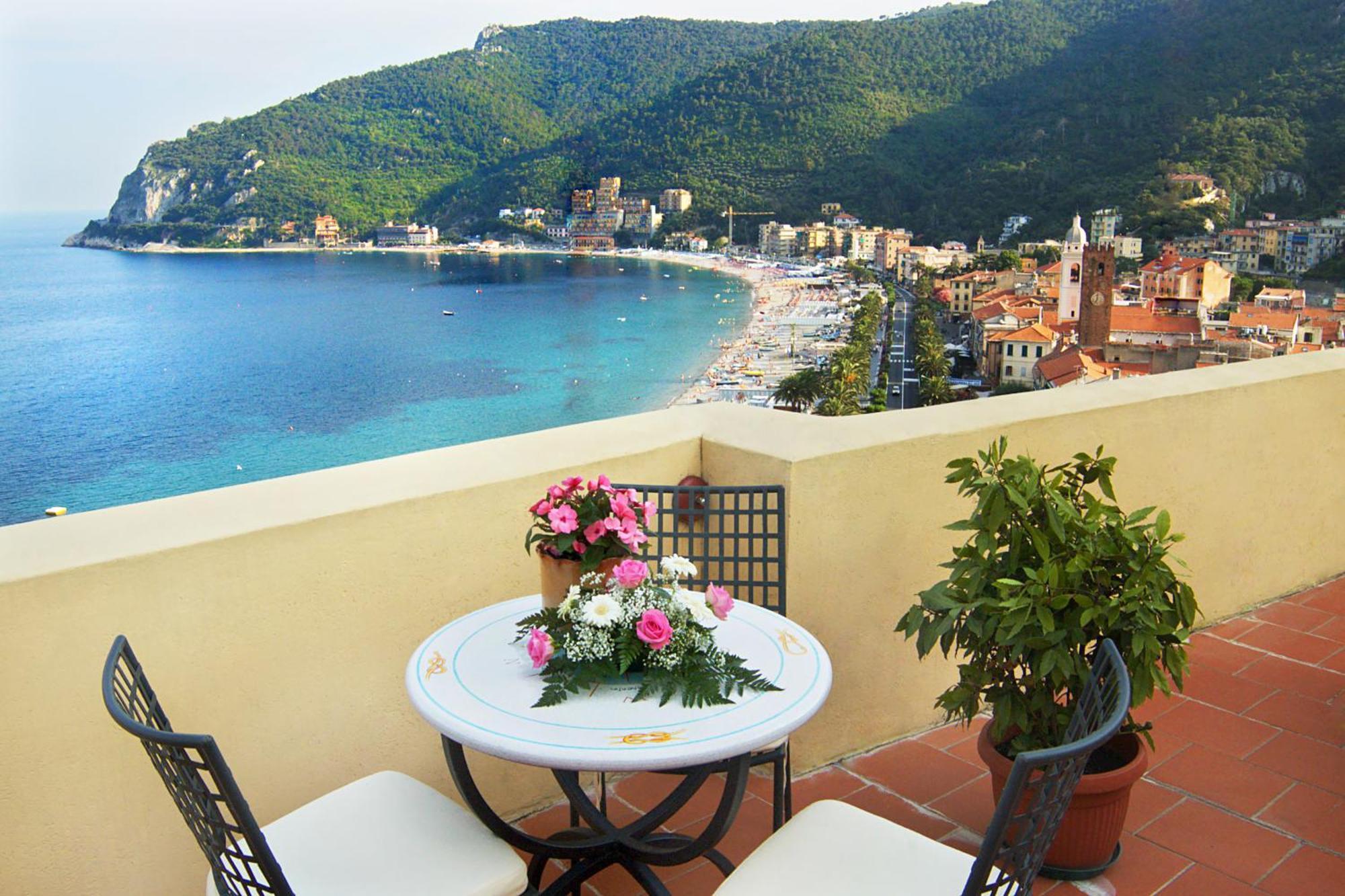 Palazzo Vescovile Hotel Noli Buitenkant foto